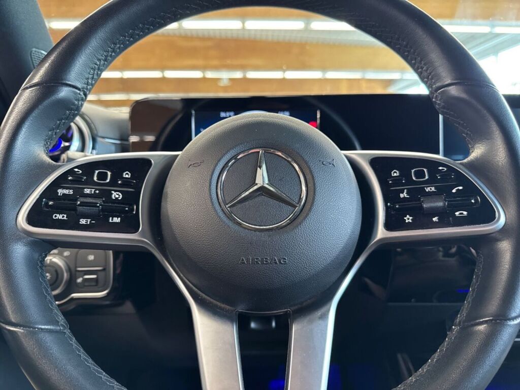 Mercedes-Benz A 2021 Musta