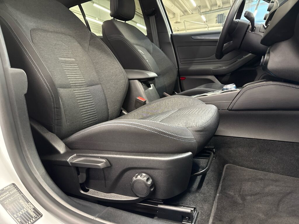 Ford Focus 2021 Valkoinen