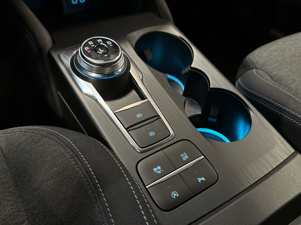 Ford Focus 2021 Valkoinen