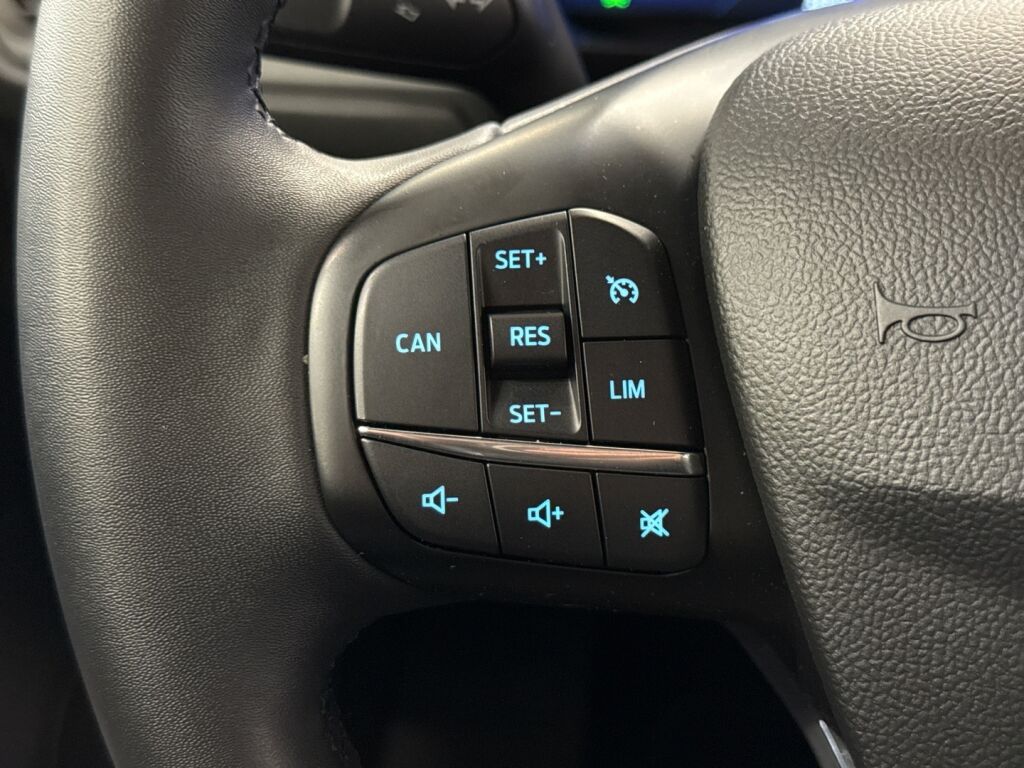 Ford Focus 2021 Valkoinen