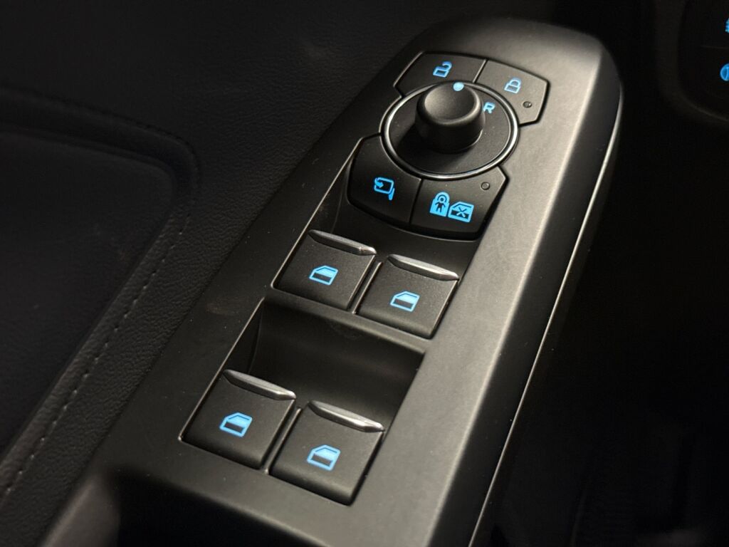 Ford Focus 2021 Valkoinen