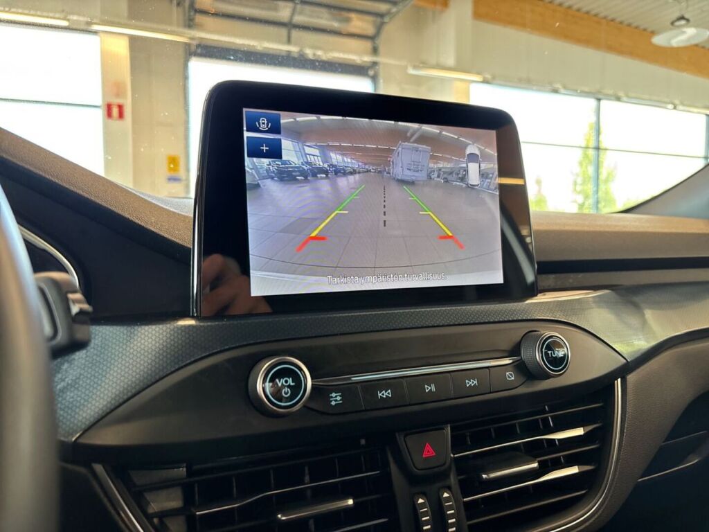 Ford Focus 2021 Valkoinen