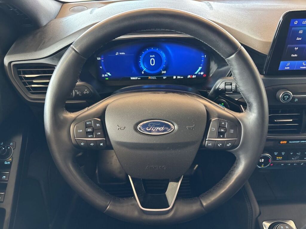 Ford Focus 2021 Valkoinen
