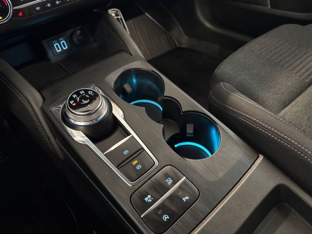 Ford Focus 2021 Valkoinen