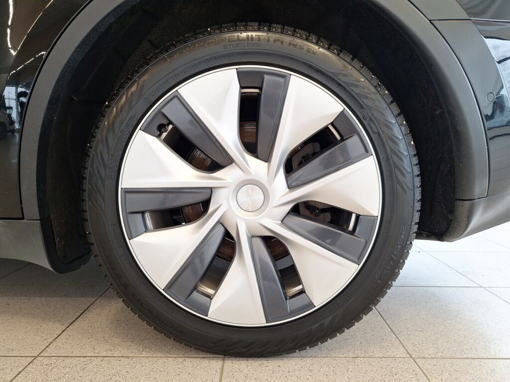 Tesla Model Y 2022 Musta