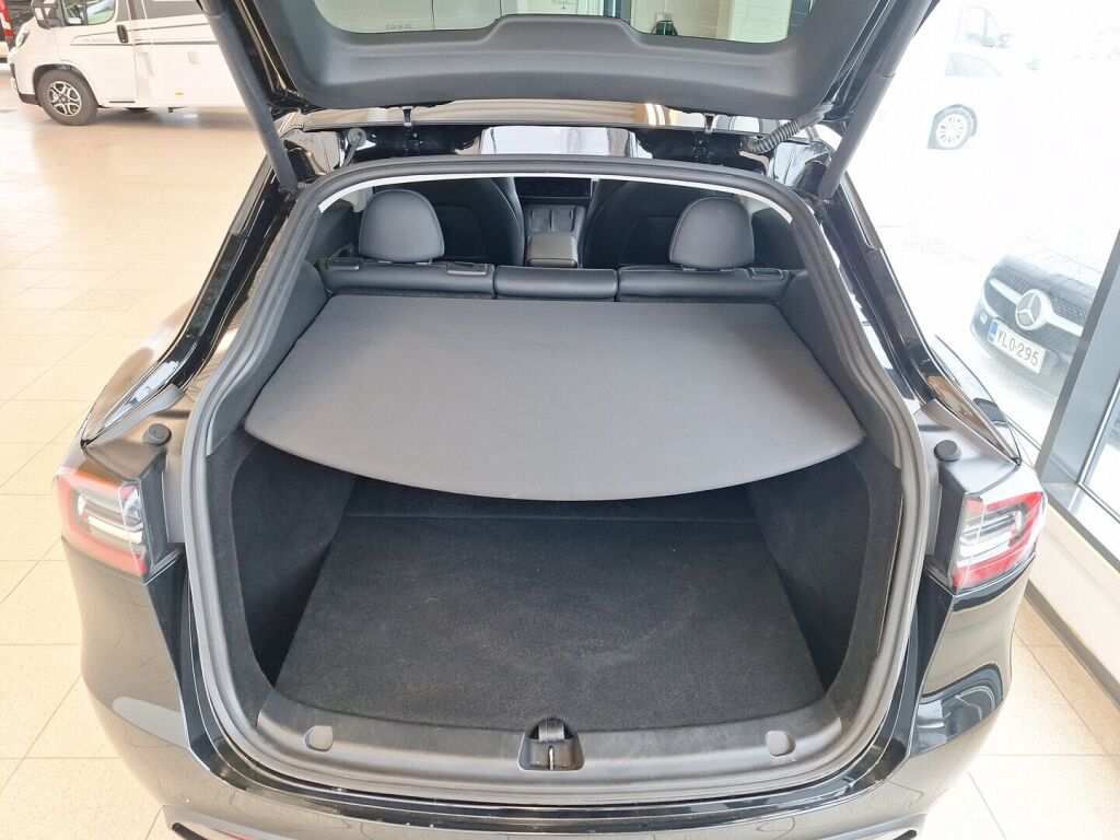 Tesla Model Y 2022 Musta