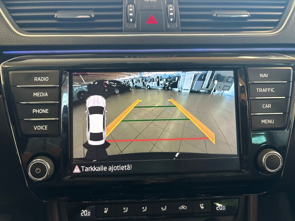 Skoda Superb 2016 Musta