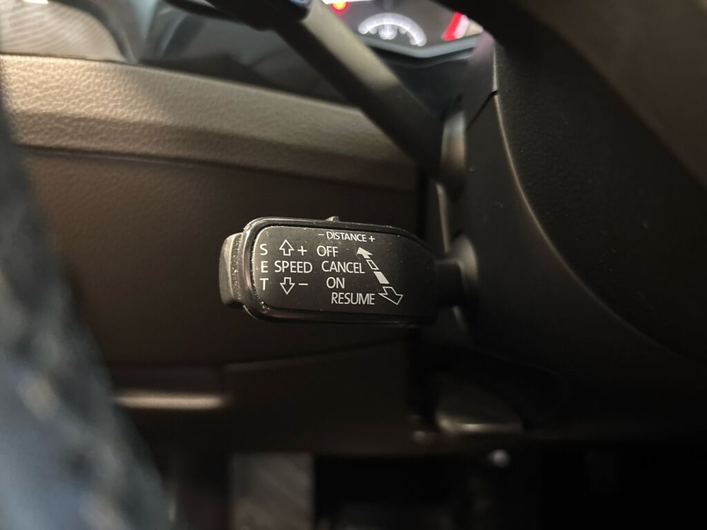 Skoda Superb 2016 Musta