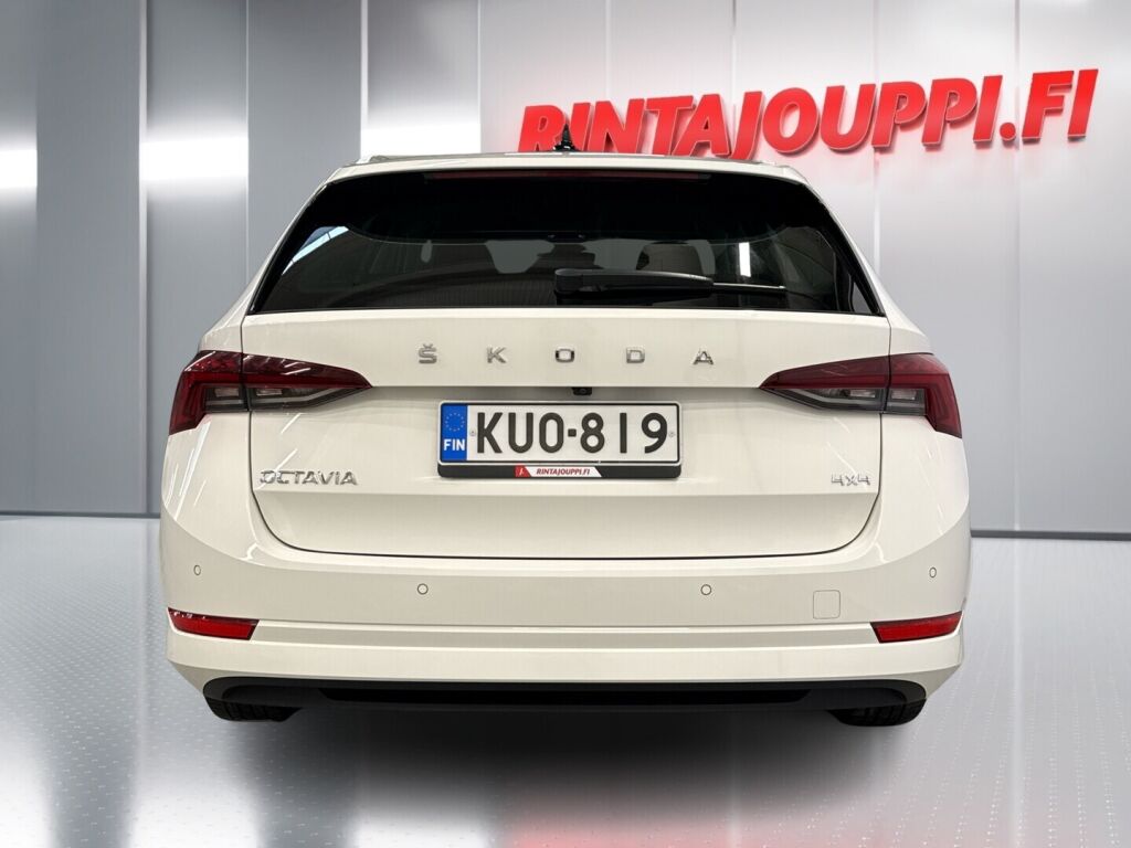 Skoda Octavia 2022 Valkoinen