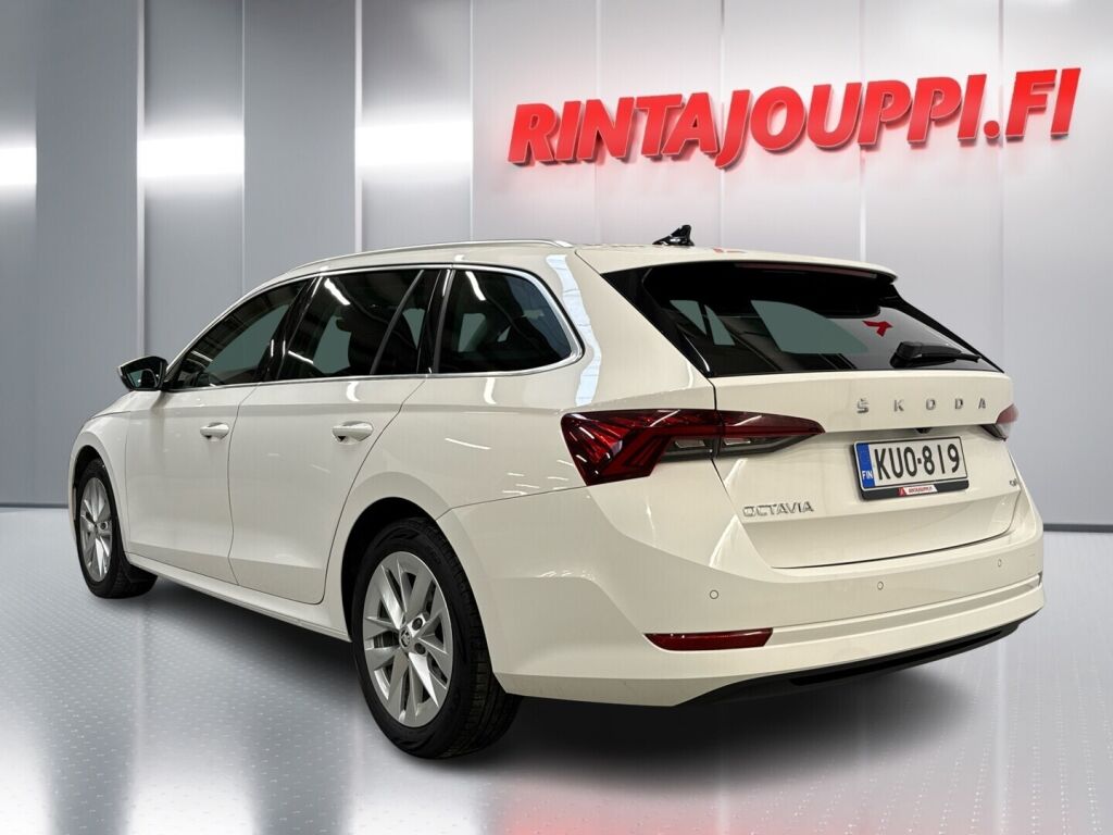 Skoda Octavia 2022 Valkoinen