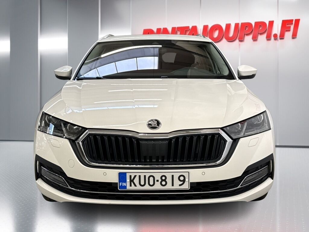 Skoda Octavia 2022 Valkoinen