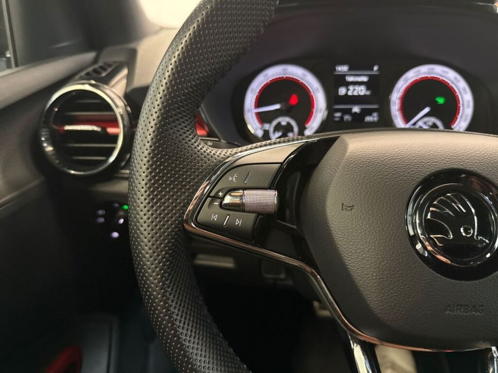 Skoda Fabia 2023 Valkoinen