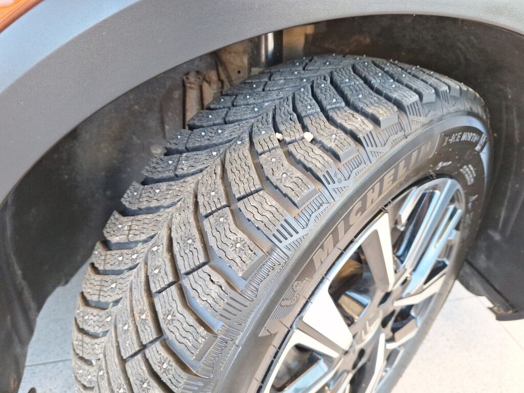 Citroen C4 2022 Punainen