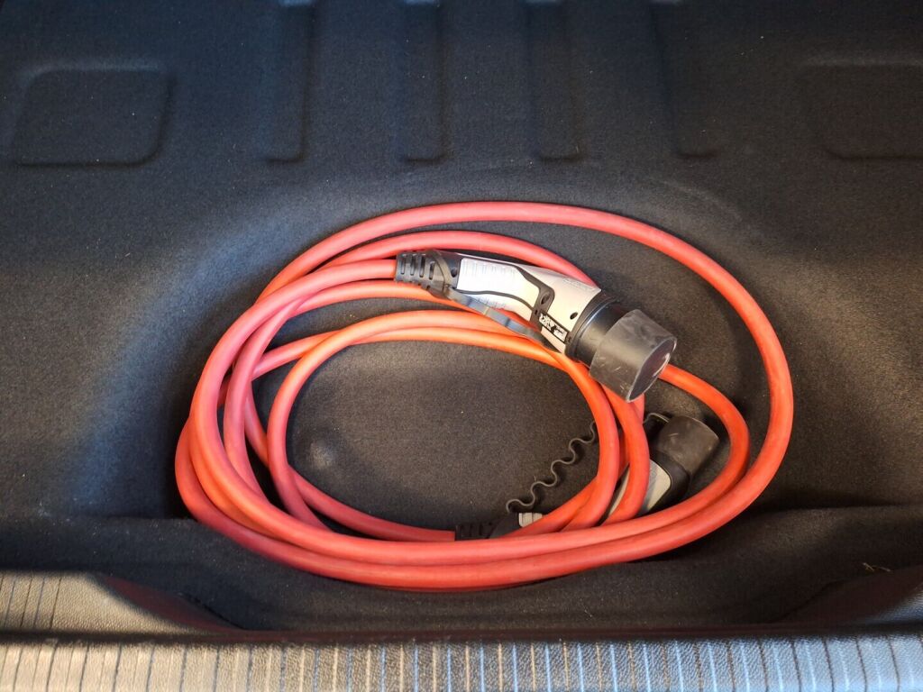 Citroen C4 2022 Punainen