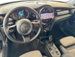 Mini Hatchback 2022 Musta