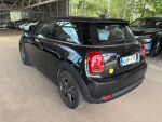Mini Hatchback 2022 Musta