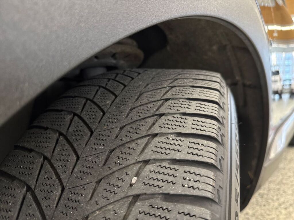 Peugeot 3008 2020 Musta