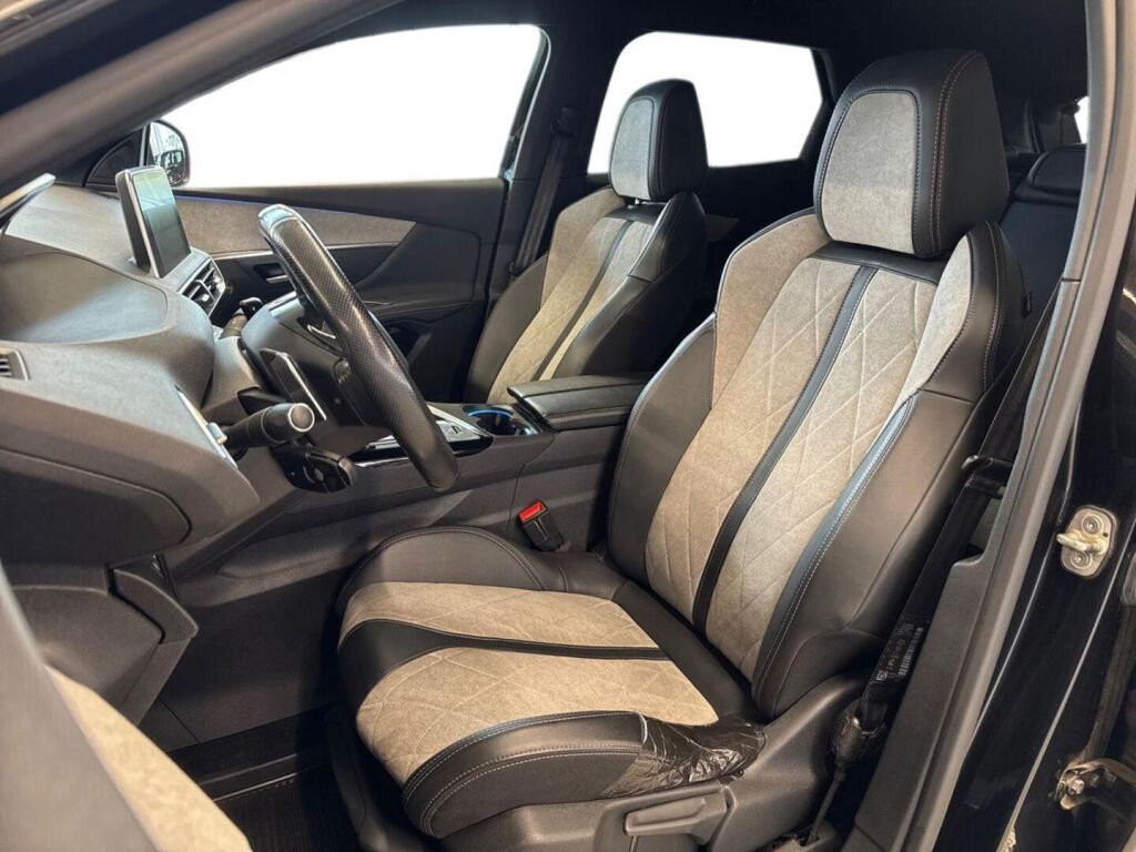 Peugeot 3008 2020 Musta