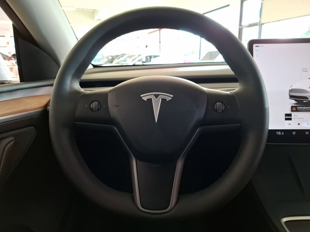 Tesla Model Y 2022 Valkoinen
