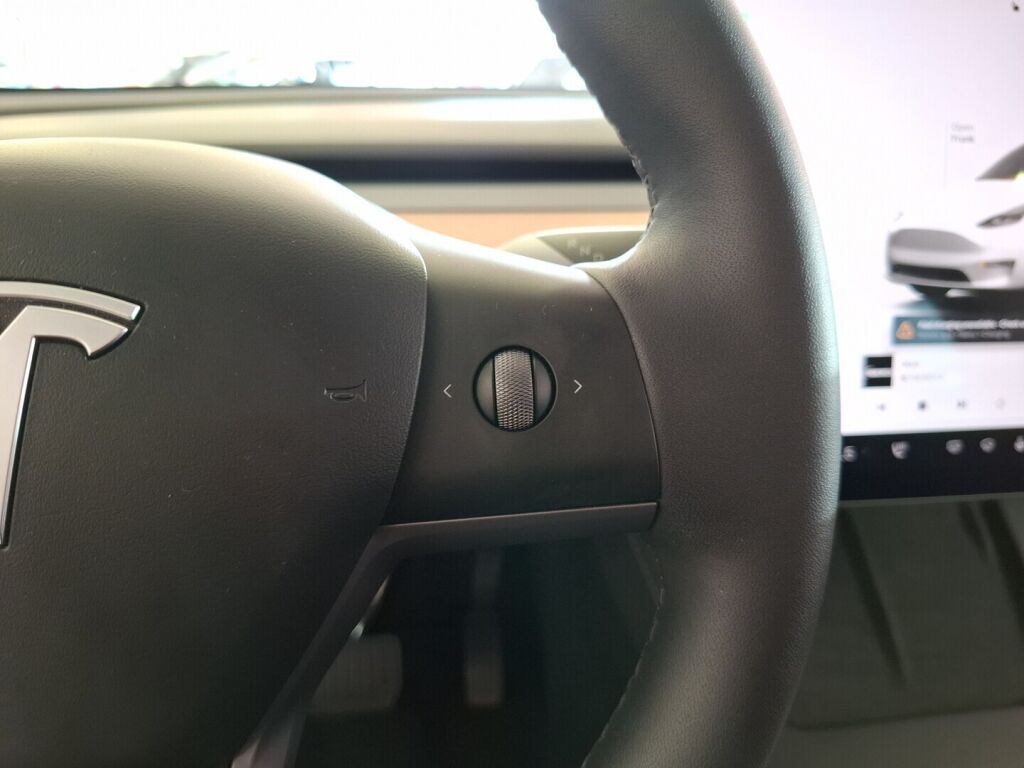 Tesla Model Y 2022 Valkoinen