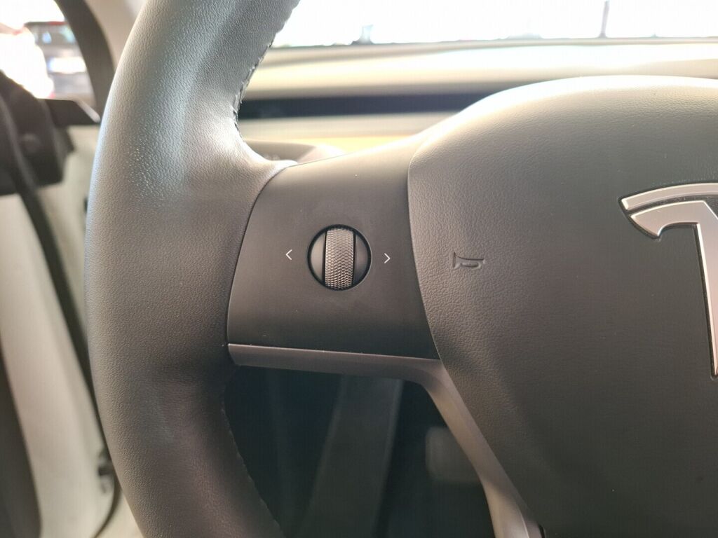 Tesla Model Y 2022 Valkoinen