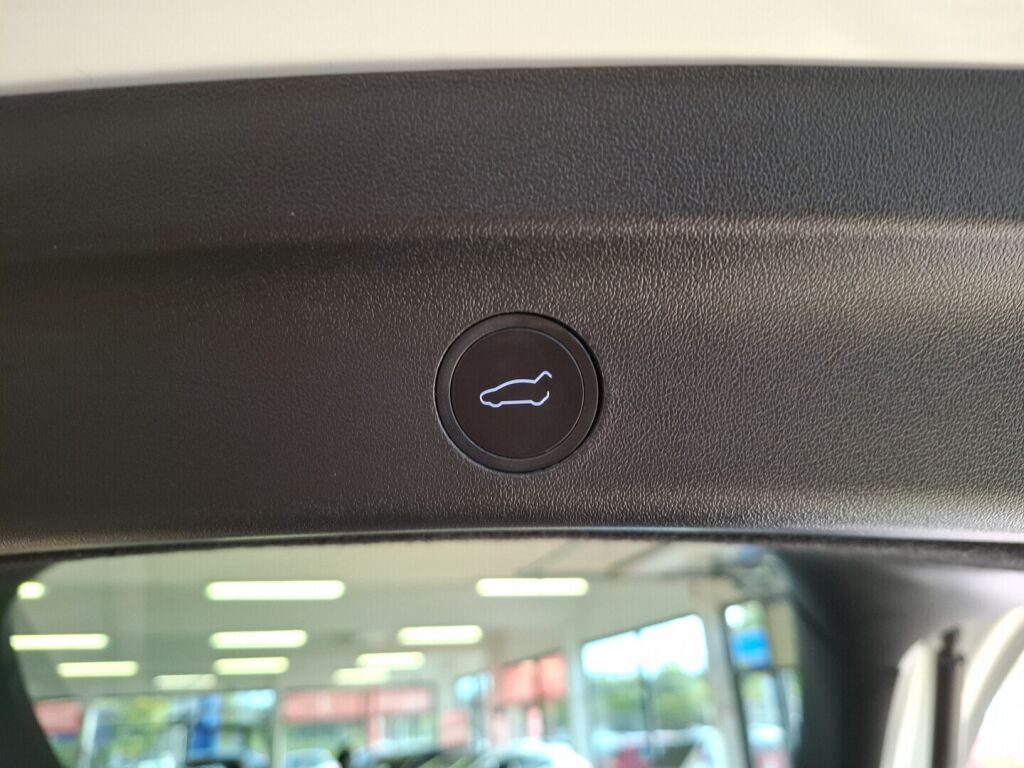 Tesla Model Y 2022 Valkoinen