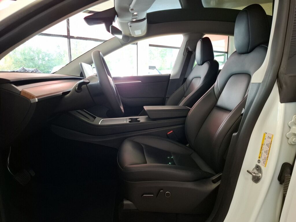 Tesla Model Y 2022 Valkoinen