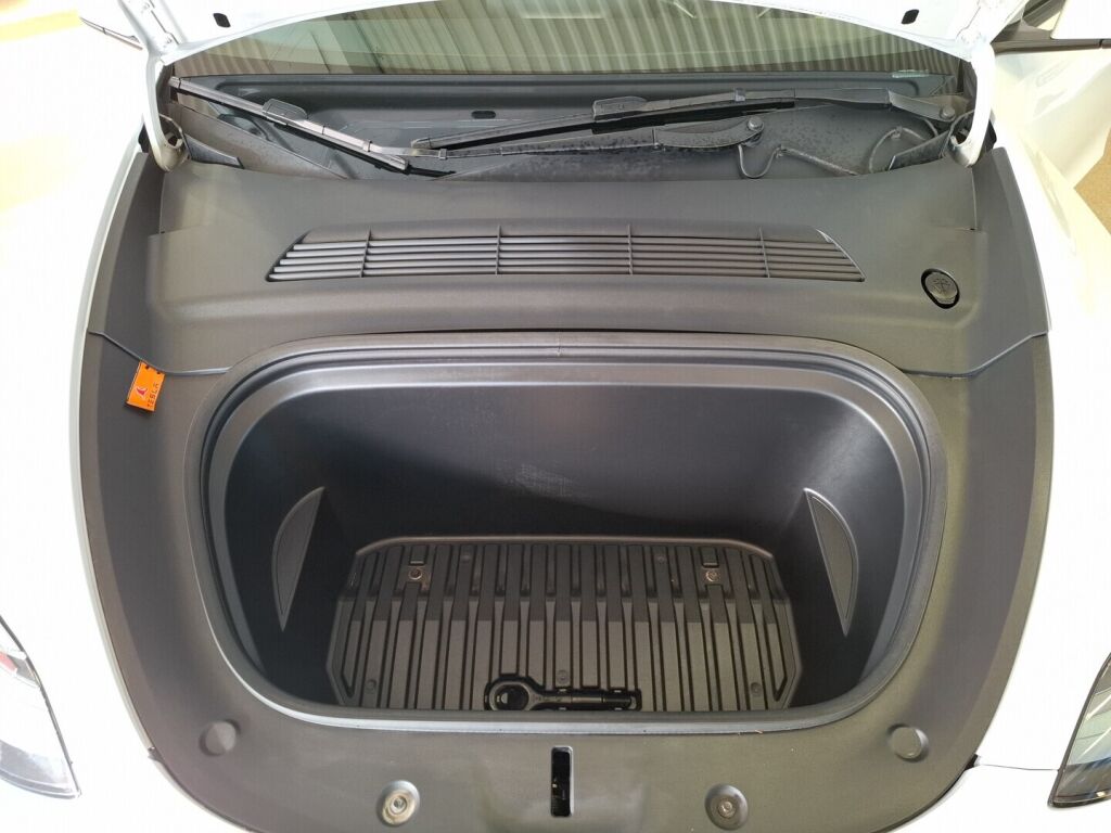 Tesla Model Y 2022 Valkoinen