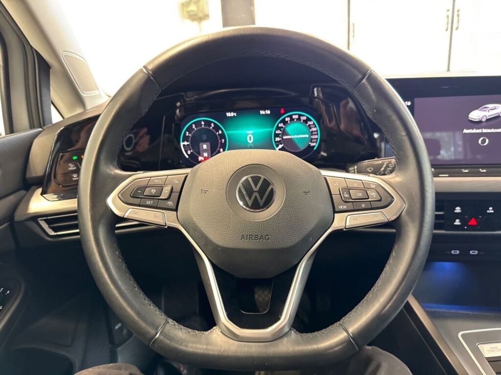Volkswagen Golf 2022 Harmaa