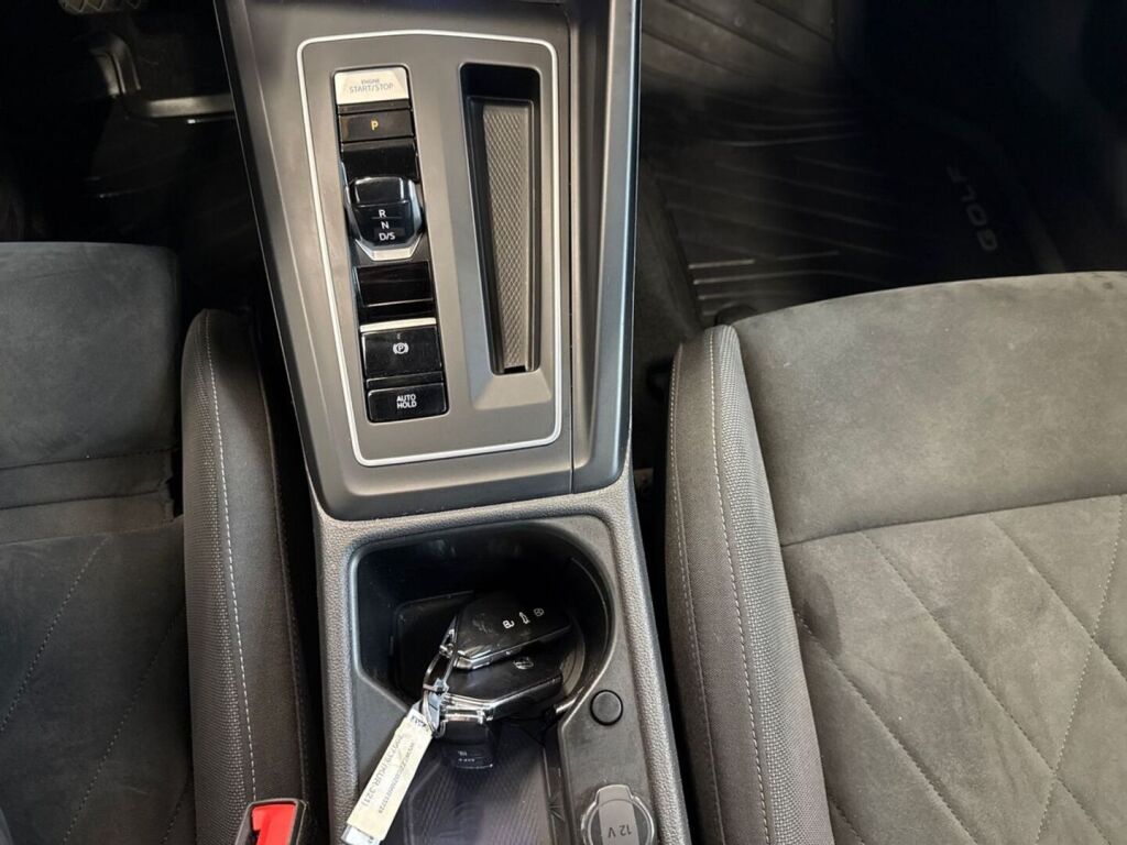 Volkswagen Golf 2022 Harmaa