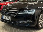 Skoda Superb 2022 Musta