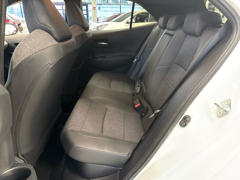 Toyota Corolla 2022 Valkoinen