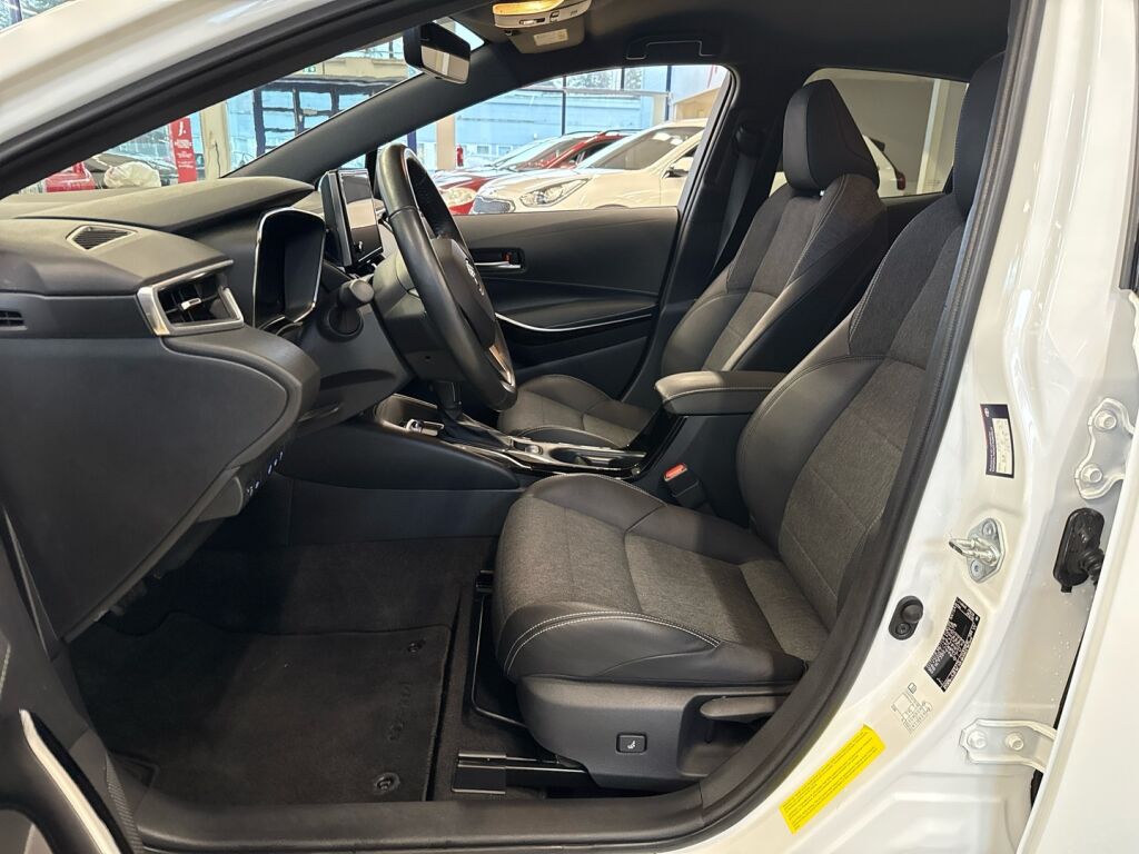 Toyota Corolla 2022 Valkoinen