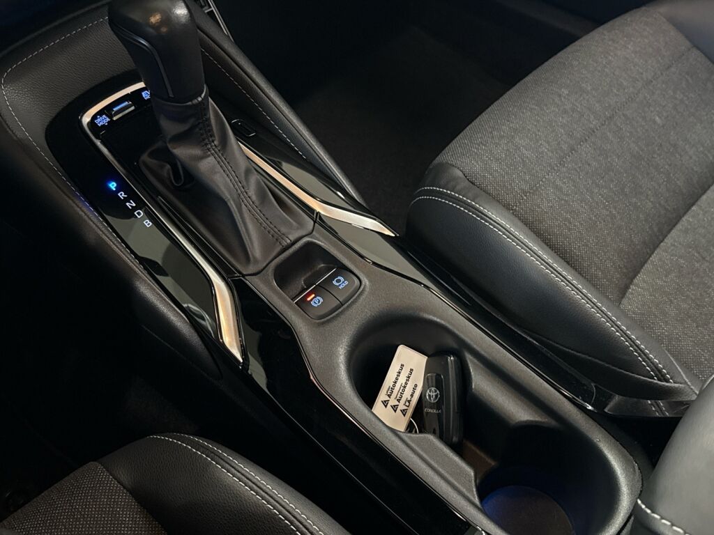 Toyota Corolla 2022 Valkoinen