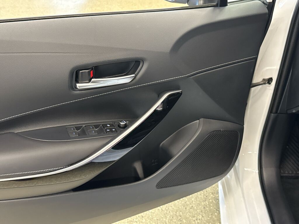 Toyota Corolla 2022 Valkoinen