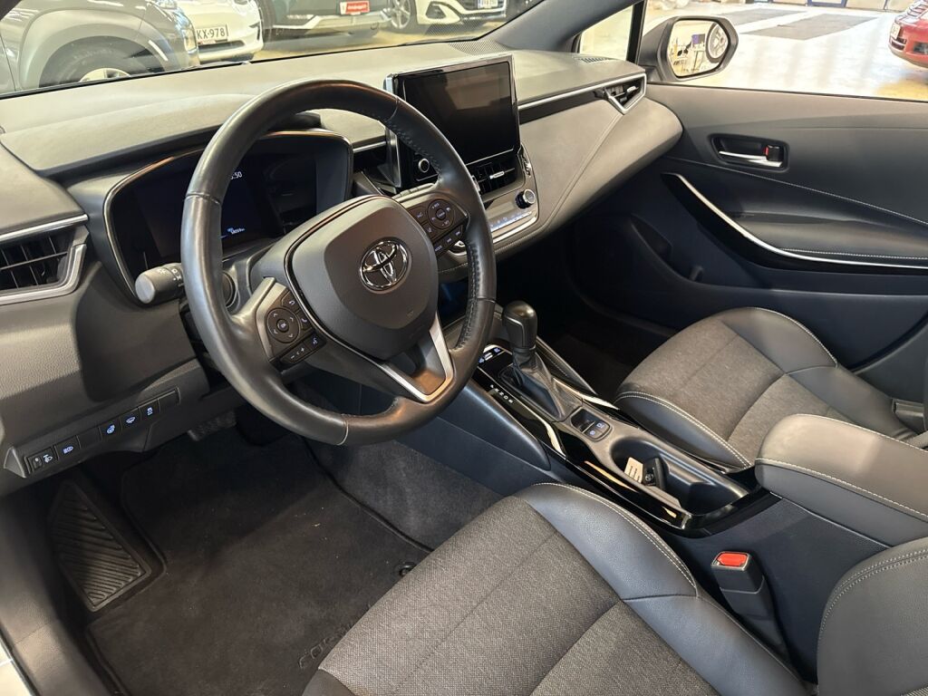 Toyota Corolla 2022 Valkoinen