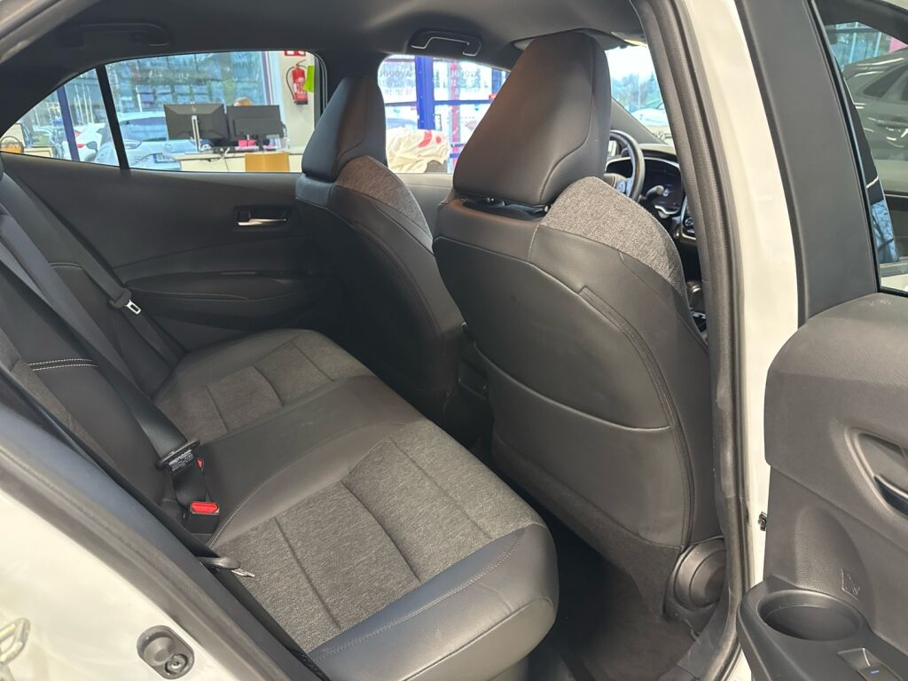 Toyota Corolla 2022 Valkoinen