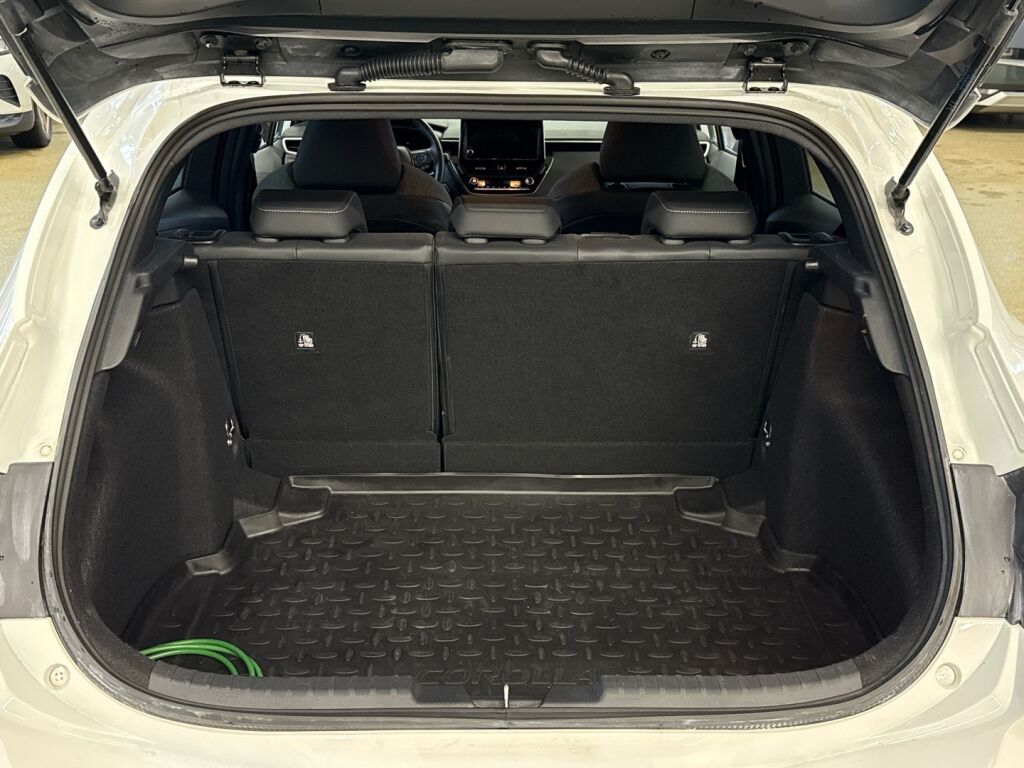 Toyota Corolla 2022 Valkoinen