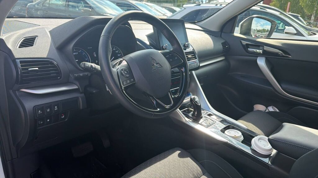 Mitsubishi Eclipse Cross 2023 Valkoinen