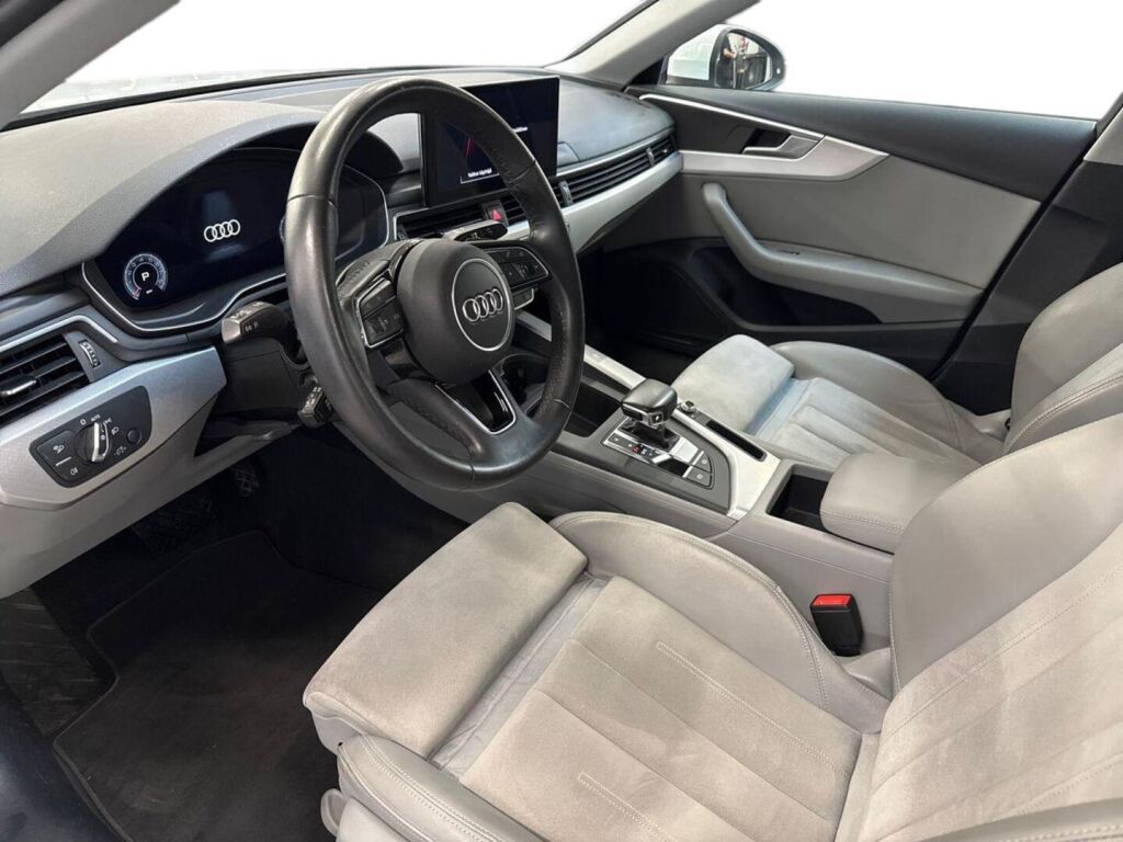 Audi A4 2023 Valkoinen
