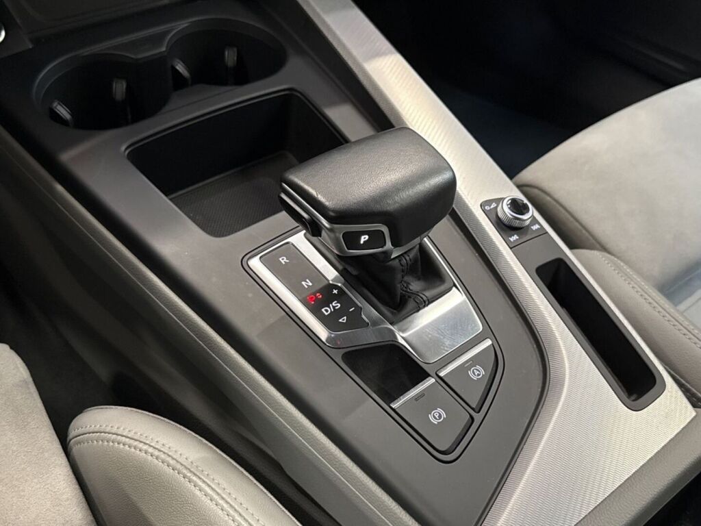 Audi A4 2023 Valkoinen