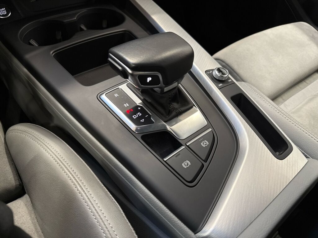 Audi A4 2023 Valkoinen