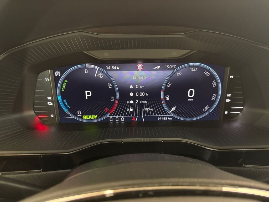 Skoda Superb 2023 Musta