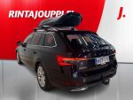 Skoda Superb 2023 Musta
