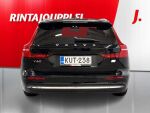 Volvo V60 2023 Musta