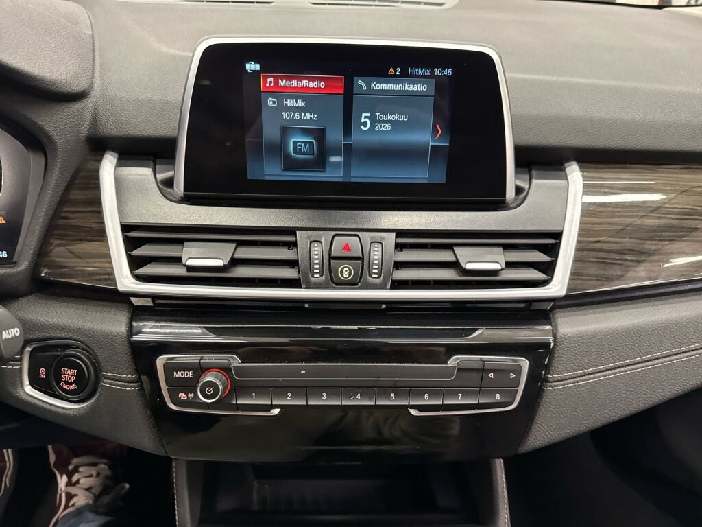 BMW 218 2022 Musta