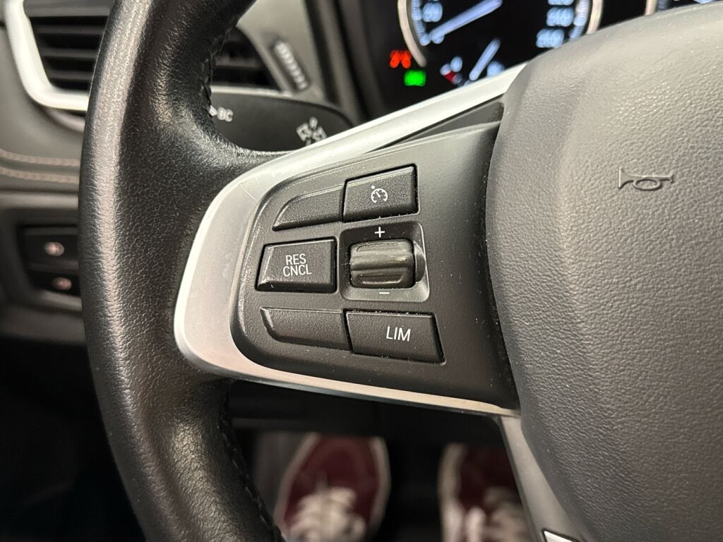 BMW 218 2022 Musta