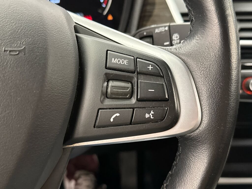 BMW 218 2022 Musta