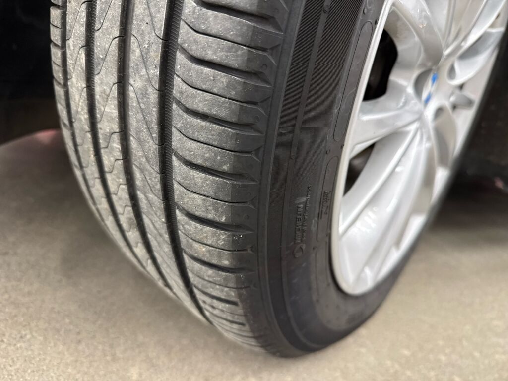 BMW 218 2022 Musta