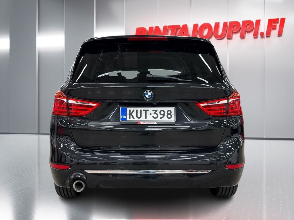 BMW 218 2022 Musta